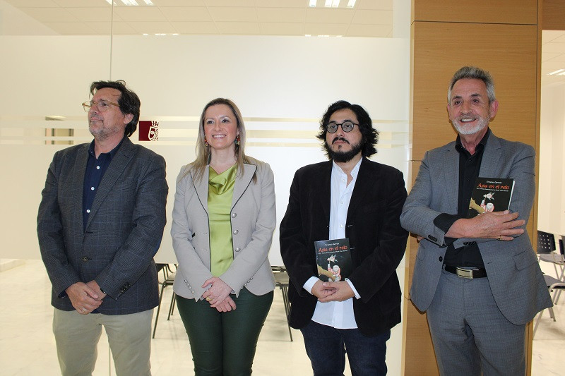 160524 VA PRESENTACION LIBRO PREMIO POESIA JUAN ALCAIDE