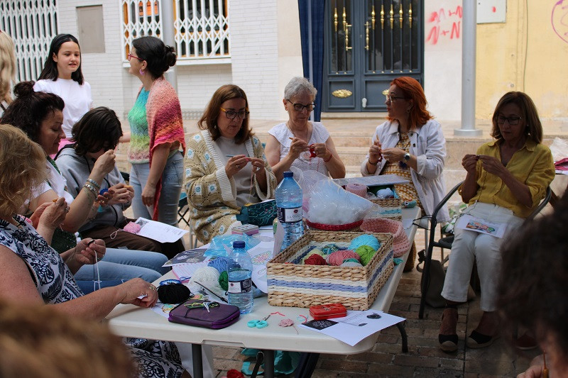 080624 VA DIA TEJER EN PUBLICO 5