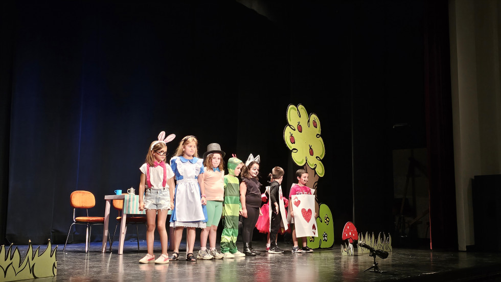 'Alicia en el País de las Maravillas' del CEIP 'Altagracia' (1)