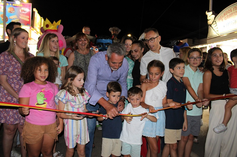 010824 VA INAUG FERIA 4