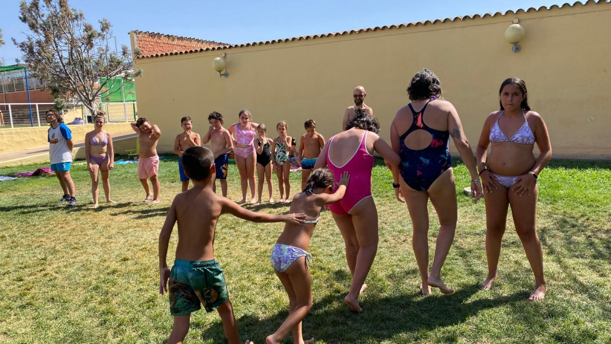 120824 convivencia piscina neurodiversos y scouts2
