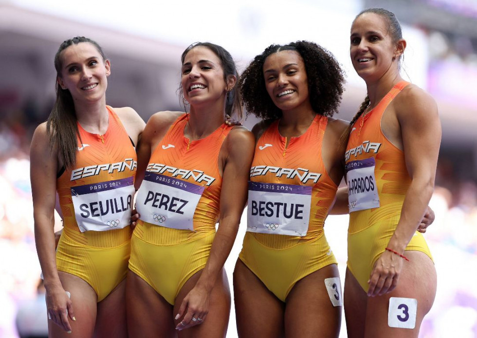 Paula con sus compañeras de equipo