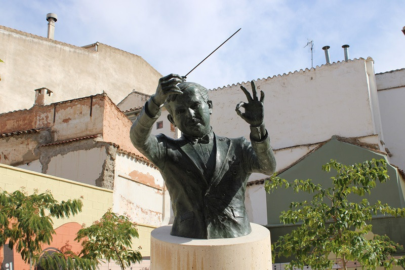 290824 VA ESCULTURA MAESTRO IBAu00d1EZ 3
