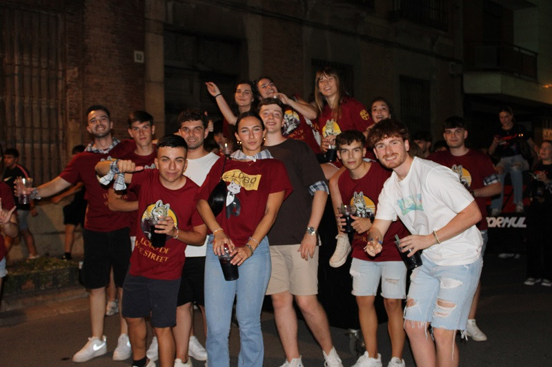 DESFILE PEu00d1AS 8