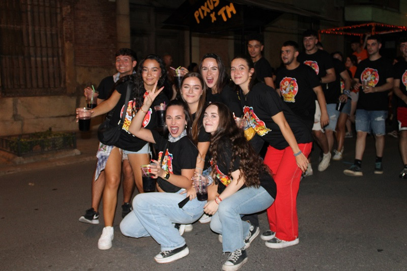 DESFILE PEu00d1AS 12