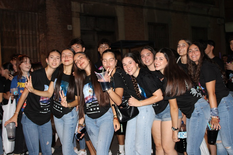 DESFILE PEu00d1AS 18