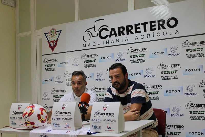 050924 VA PRESENT ENTRENADOR FUTBOL 1