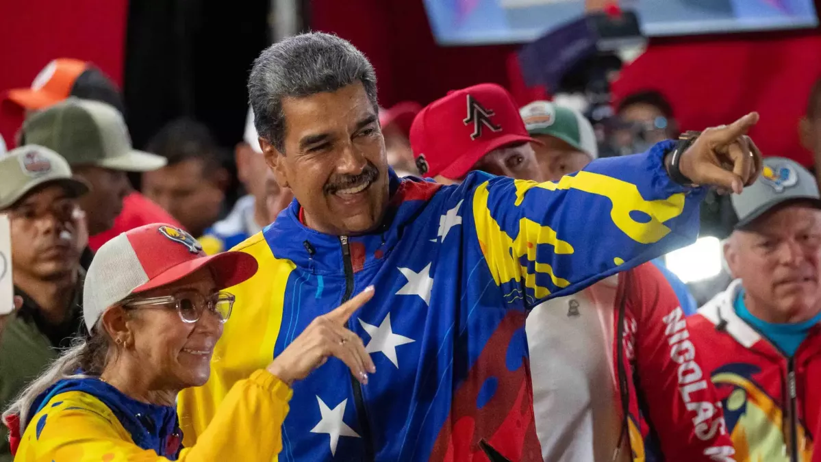 Presidente venezuela nicolas maduro celebra cilia flores conocer resultados elecciones presidenciales este lunes caracas venezuela 98