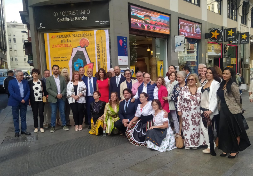 Foto de familia  presentación 41ªSemana Zarzuela Madrid
