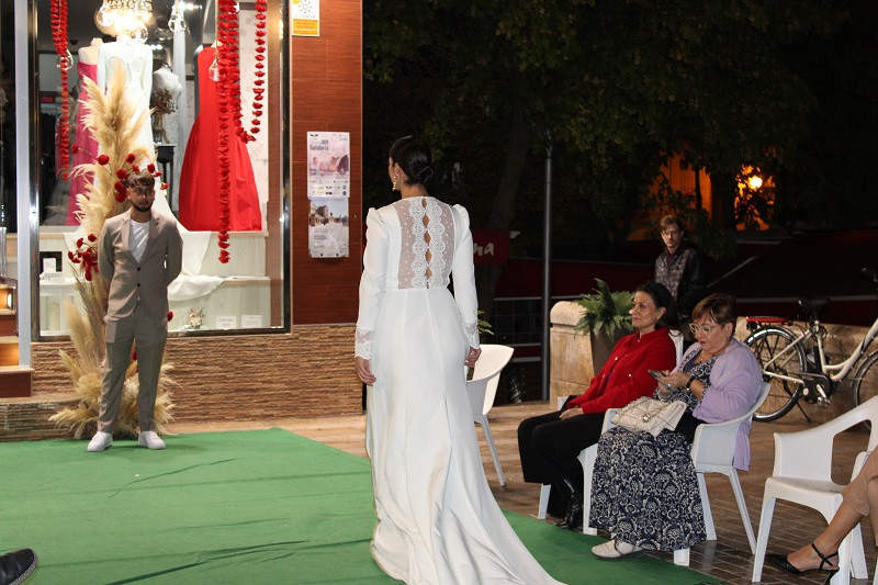 121024 VA DESFILE ROSAE 4