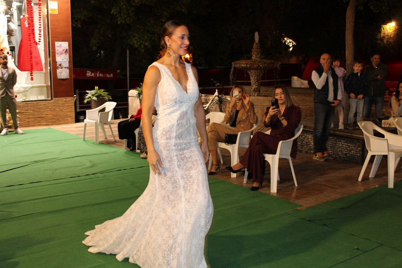 121024 VA DESFILE ROSAE 8