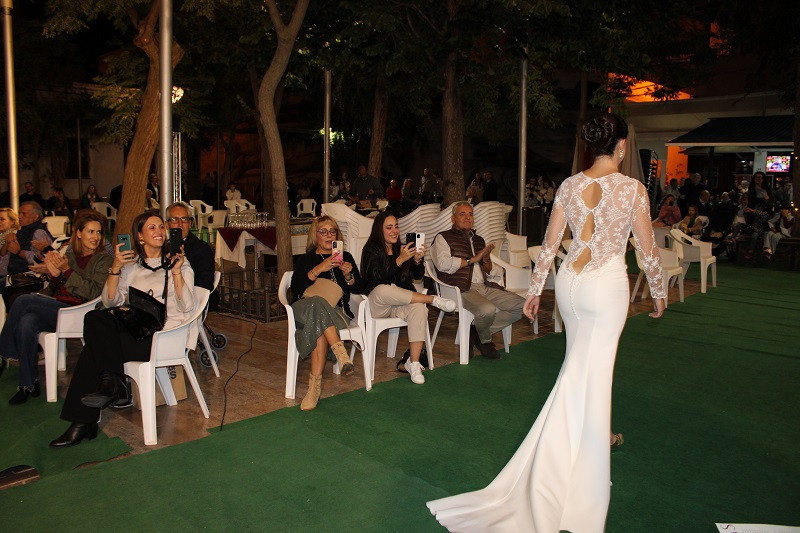 121024 VA DESFILE ROSAE 11