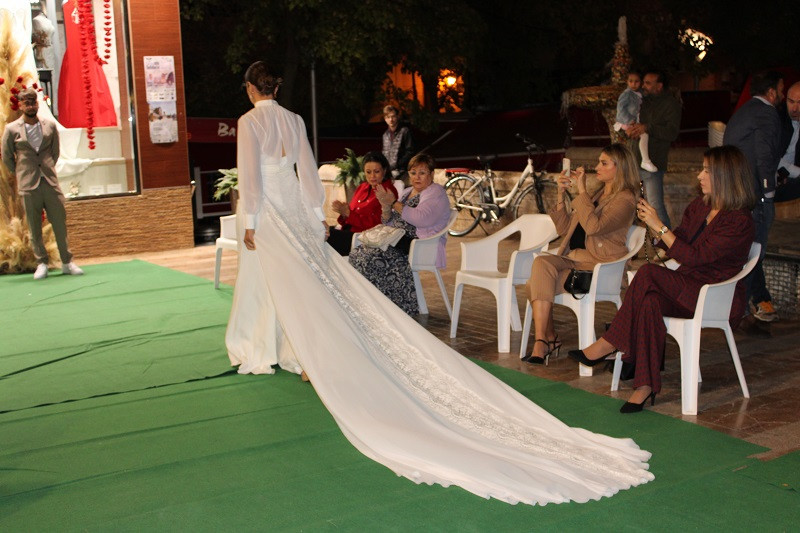 121024 VA DESFILE ROSAE 27