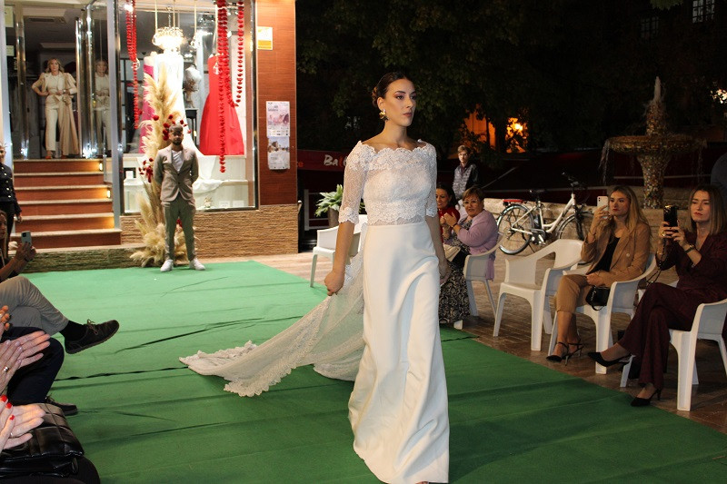 121024 VA DESFILE ROSAE 30