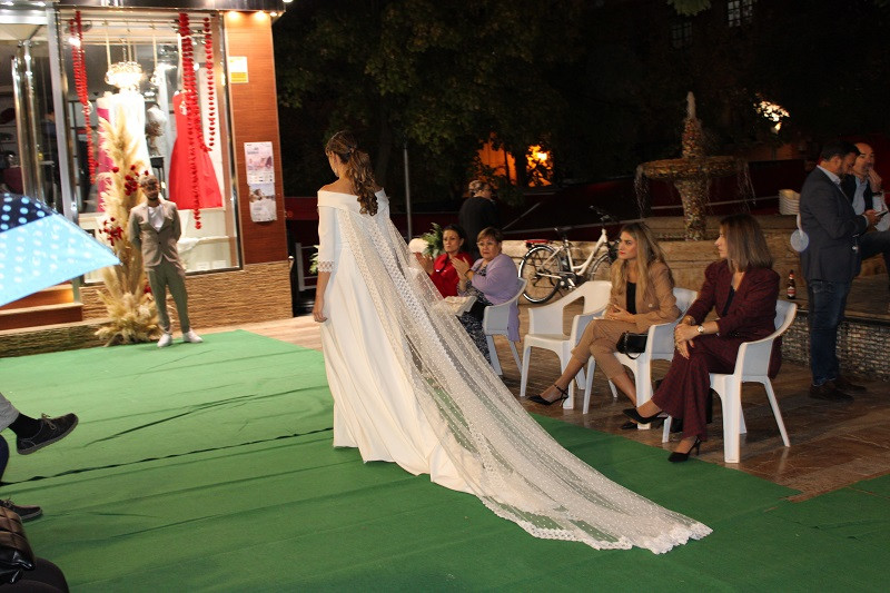 121024 VA DESFILE ROSAE 51
