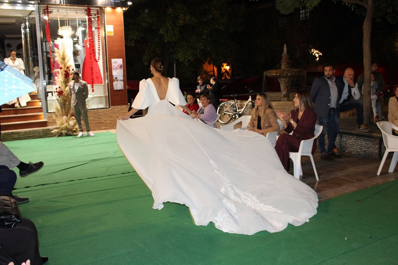 121024 VA DESFILE ROSAE 54