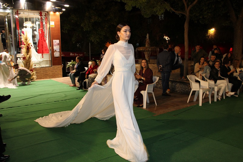 121024 VA DESFILE ROSAE 58