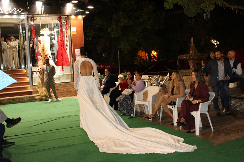121024 VA DESFILE ROSAE 62