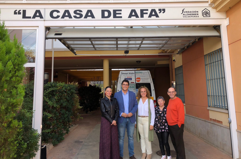 Eulalio Díaz Cano visita AFA Valdepeñas