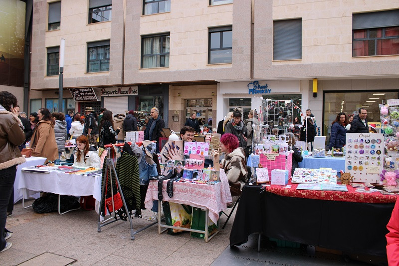 071224 VA MERCADILLO ARTE JOVEN 16