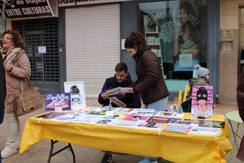 071224 VA MERCADILLO ARTE JOVEN 4