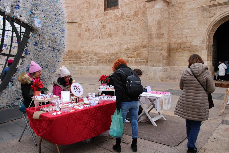 071224 VA MERCADILLO ARTE JOVEN 13