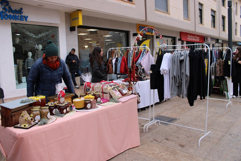 071224 VA MERCADILLO ARTE JOVEN 6