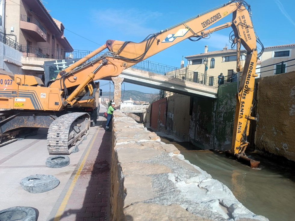 Obras arroyo Letur