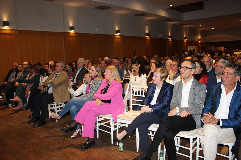 010225 VA ACTO JOVENES AMIGOS DEL VINO 3