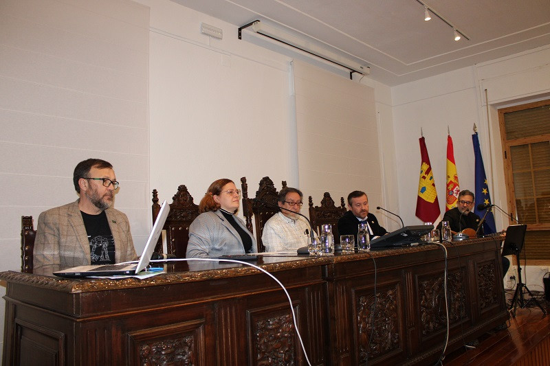130225 VA PRESENT LIBRO GUARDIA POLAINO UNED