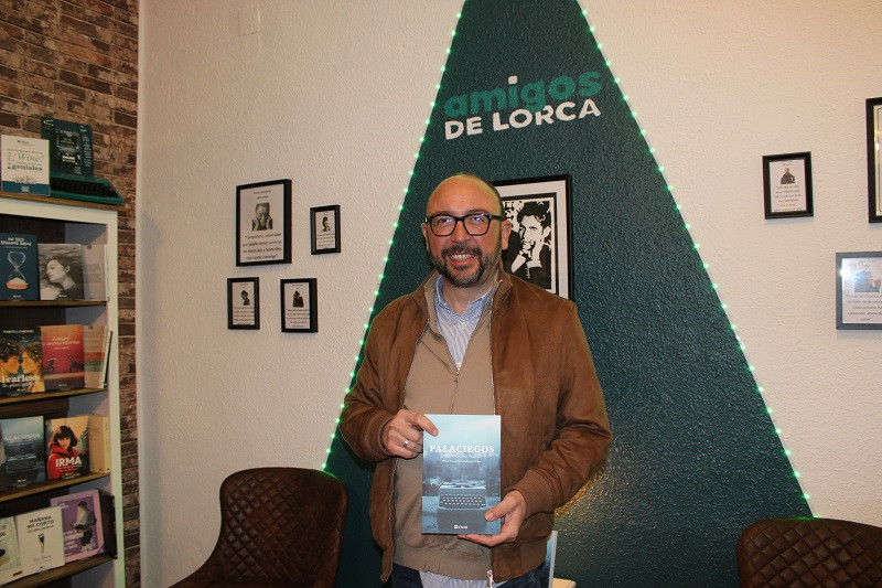 220225 VA PRESENT LIBRO JESUS VALBUENA AMIGOS DE LORCA 1