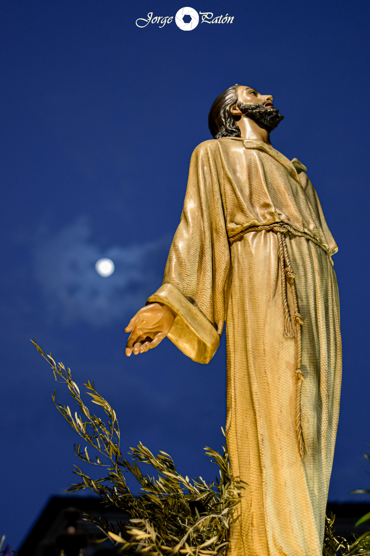 JESUS ORANDO