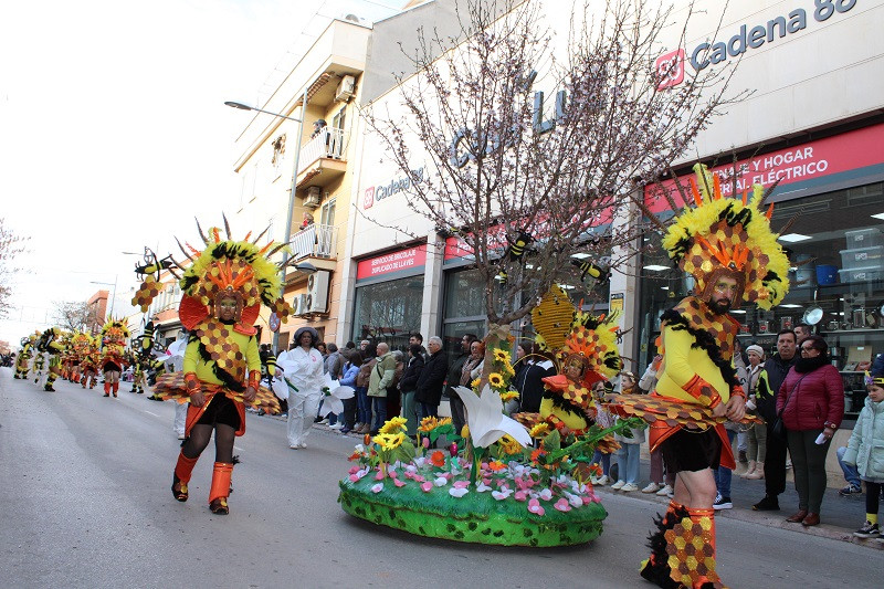 DESFILE CARROZAS 1