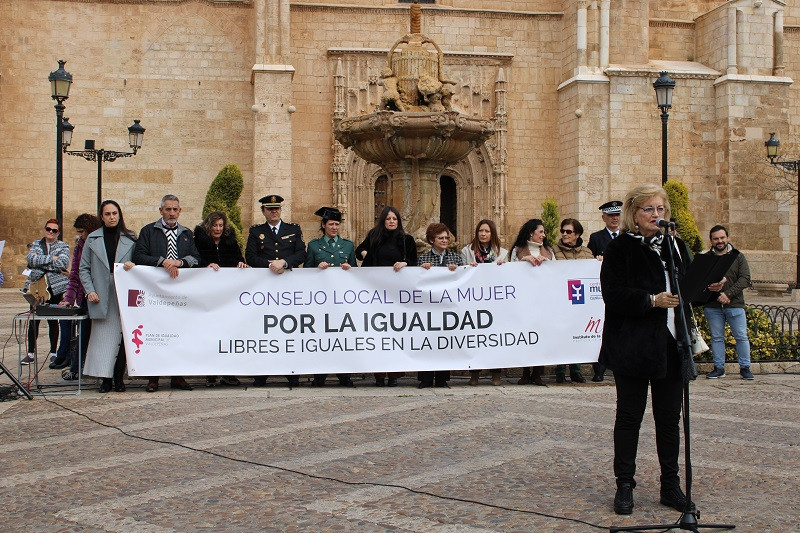070325 VA DIA DE LA MUJER CONCENTRACION 1