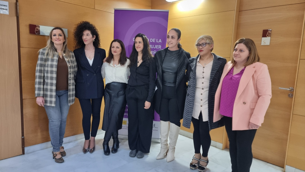 RECONOCIMIENTOS MUJER 2025
