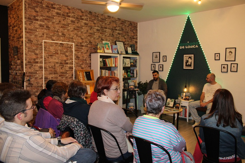 120425 VA PRESENT LIBRO ISMAEL FERRER AMIGOS DE LORCA 3