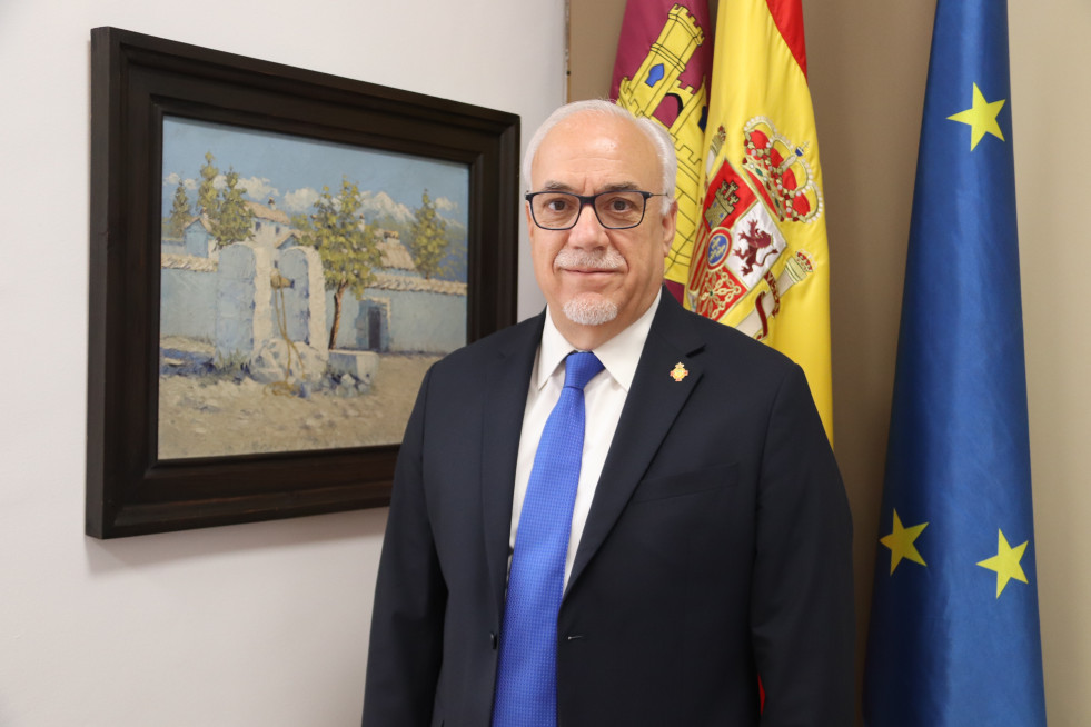 Julián Nieva en alcaldía