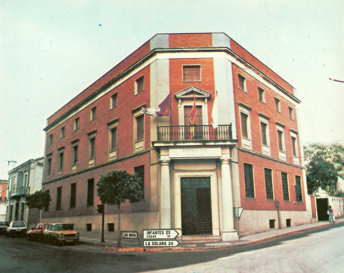3. Fachada Centro. Au00f1os 80