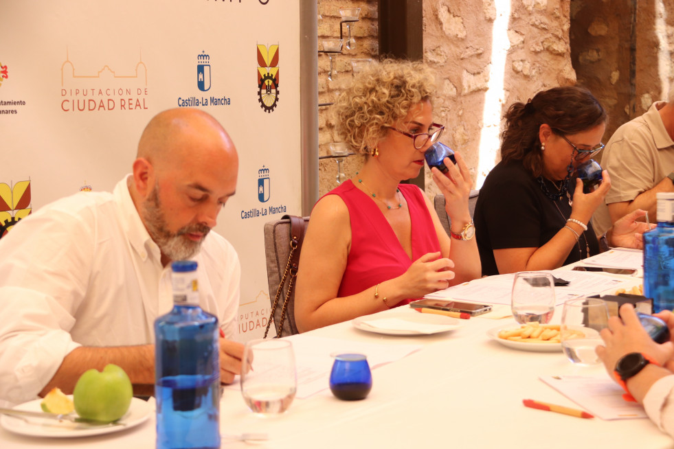 Reunión jurado Concurso calidad de AOVE Fercam 2024 (1)