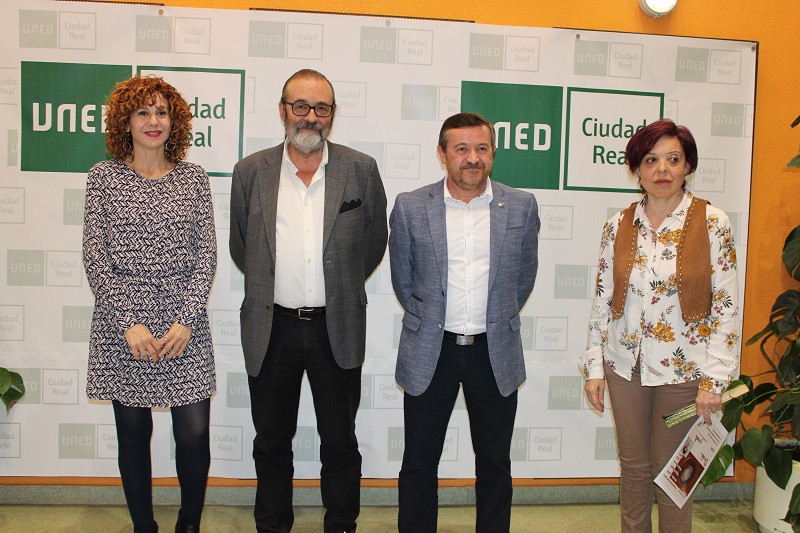 090525 VA LIBRO UNED 1