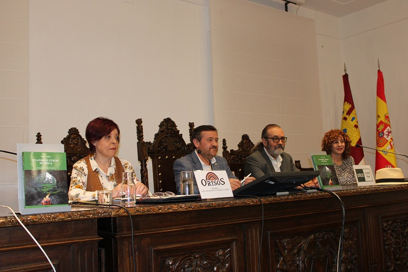 090525 VA LIBRO UNED 2