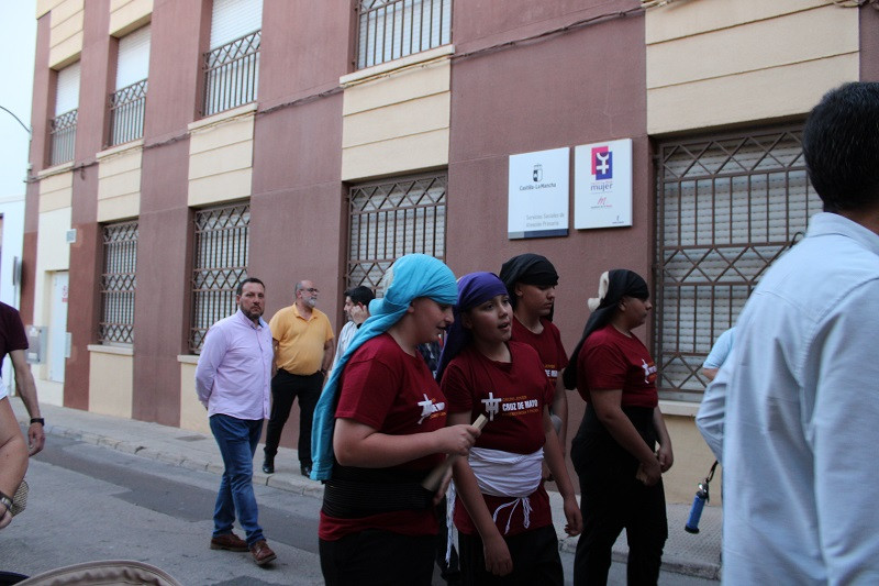 250525 VA PROCESION CRUZ MAYO INFANTIL CRISTO 6