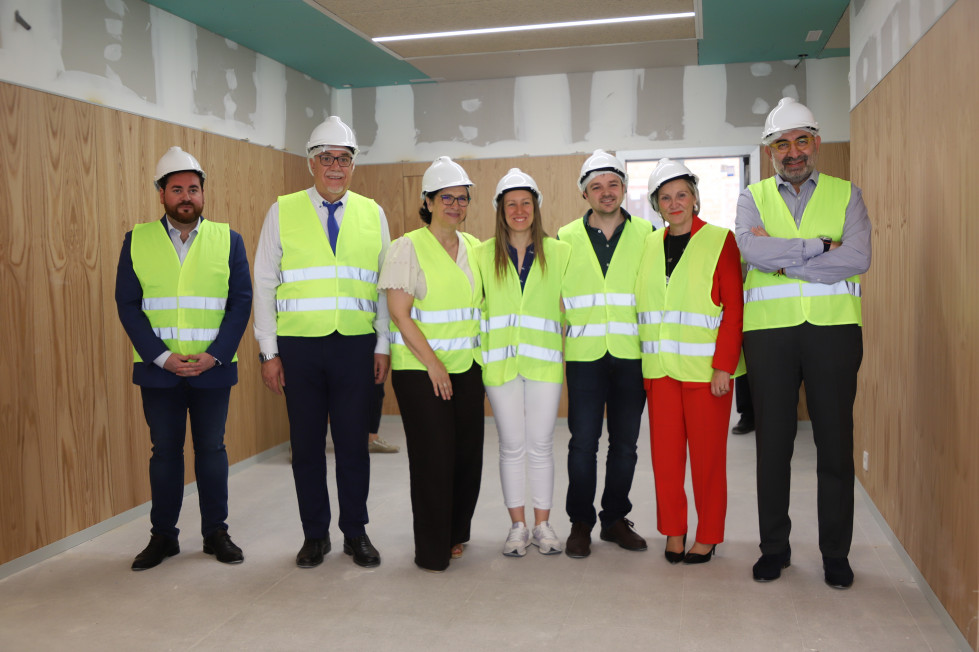 Visita de Julián Nieva y Jesús Fernández Sanz al nuevo centro de salud de Manzanares (1)