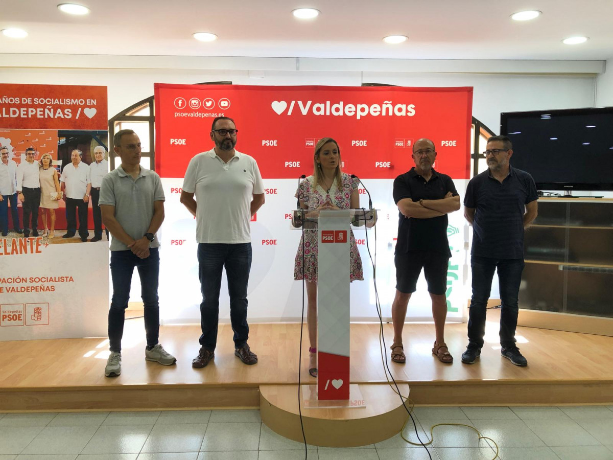 Vanessa Irla y miembros de la CEM