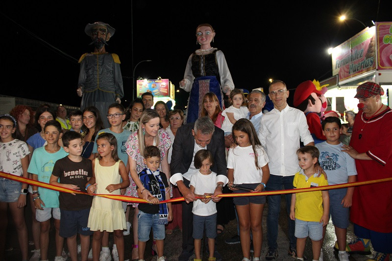 310725 VA INAUG FERIA 6
