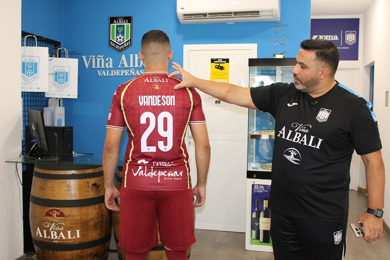 230825 VA CAMISETAS VIu00d1A ALBALI 9
